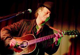 Gary Lucas