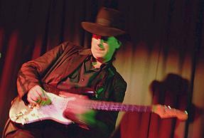 Gary Lucas